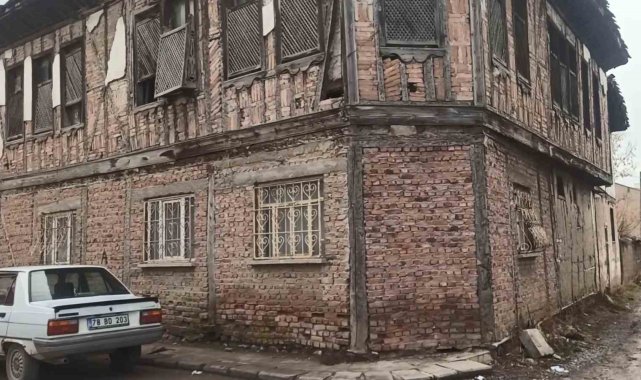 İlgisiz kalan eski konak yok olma tehlikesi ile karşı karşıya kaldı