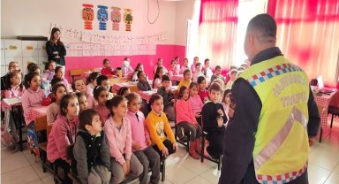 Jandarmadan öğrenci ve öğretmenlere trafik eğitimi
