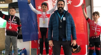 Karamanlı Bisikletçiler Kastamonu’dan Madalyalarla Döndü