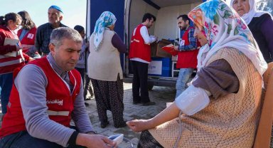 Kızılay, mobil sağlık araçlarıyla 20 bin afetzedeye sağlık hizmeti verdi