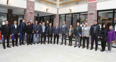 Rektör Altun'dan deprem bölgesinde çalışmalara katılan öğretim üyelerine teşekkür