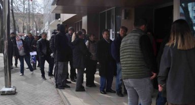 SGK önündeki EYT kuyrukları devam ediyor
