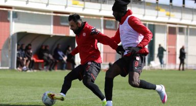 Sivasspor antrenman maçı yaptı