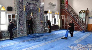 Tepebaşı'ndaki camilerde Ramazan temizliği