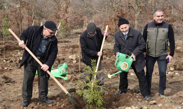 Üç emekliden örnek davranış