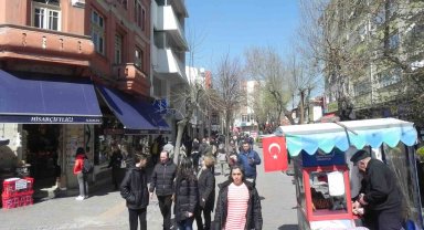 Vatandaşlar güzel havanın keyfini dışarıda çıkardı