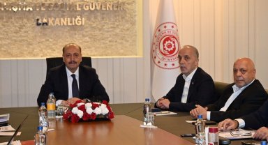 Bakan Bilgin, Türk-İş ve Hak-İş genel başkanlarıyla bir araya geldi
