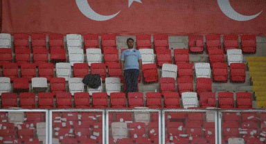 Başakşehir'i, Sivasspor deplasmanında 1 taraftar destekledi