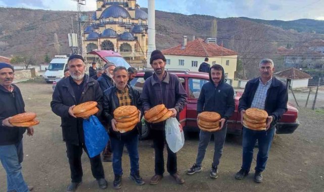 Bu gelenek sayesinde pide girmeyen ev kalmıyor