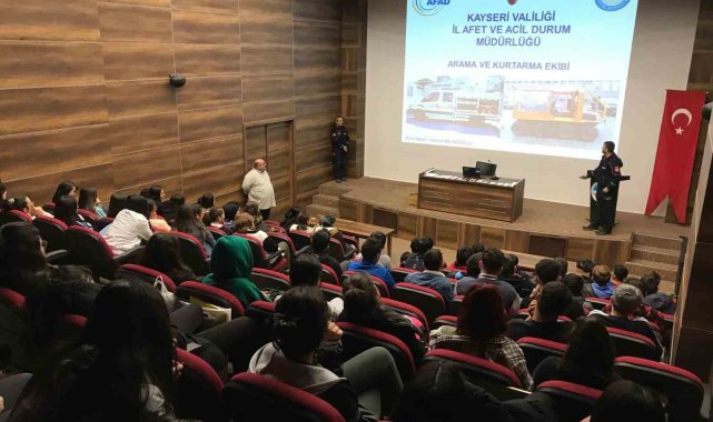 Büyükşehir, KAYMEK Değer Gençlik'te "Afet Bilinci ve İlk 72 Saat" Semineri