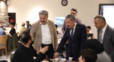 Depremzedeler Melikgazi'de bir araya geldi
