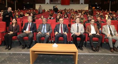 ERÜ'de 'Deprem Bölgesiyle Tek Yürek ERÜ' konulu söyleşi düzenlendi
