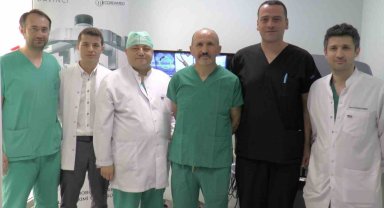 ERÜ'de cerrahlara 'Robotik Cerrahi Uygulamaları Simülasyon Eğitimi' veriliyor