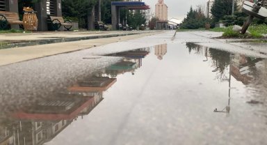 Eskişehirliler güne yağmurla başladı