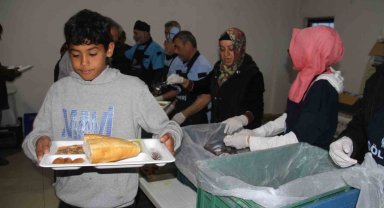 Göl Feneri Derneği Aşevi Ramazanda her gün bin kişiyi doyuruyor