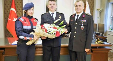 Jandarma personeli polislerin haftasını tebrik etti
