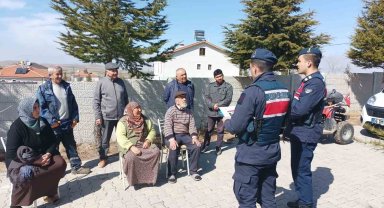 Jandarmadan vatandaşlara "dolandırıcılara dikkat" eğitimi