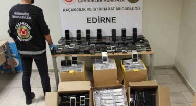 Kapıkule Gümrük Kapısı'nda 3 milyon 730 bin lira değerinde 6 bin adet telefon ele geçirildi