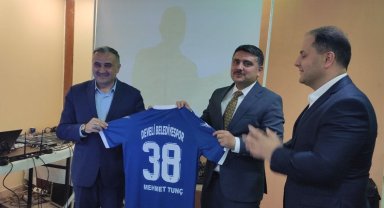 Kaymakam Tunç'tan Develi'ye duygusal veda