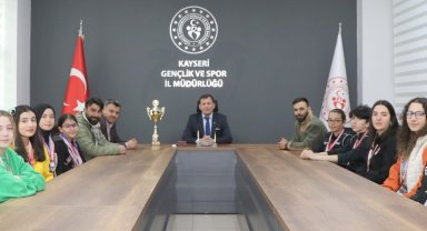 Kayseri Snowboard takımı madalyaları topladı