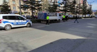 Konya'da kamyonet yayalara çarptı: 2 yaralı