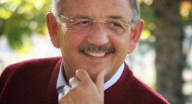 Özhaseki: "Bayrağı yeni arkadaşlarıma devretmenin mutluluğunu yaşıyorum"