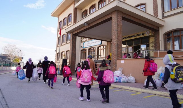 "İlkokullar Arası 1 Atık Çok Şeyi Değiştirir 2" atık toplama yarışması tamamlandı