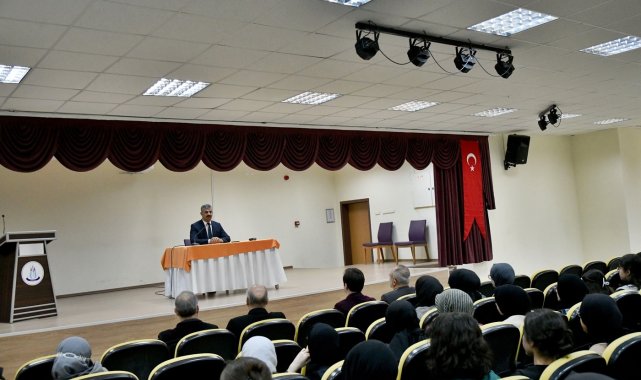 Rektör Çiftçi'den lise öğrencilerine önemli bilgiler