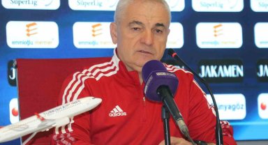 Rıza Çalımbay: "Hakemler bize saygılı davranmıyor"