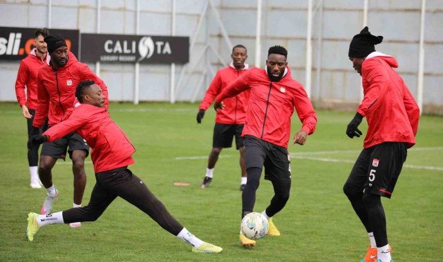 Sivasspor, Giresunspor maçına 3 puan parolasıyla hazırlanıyor