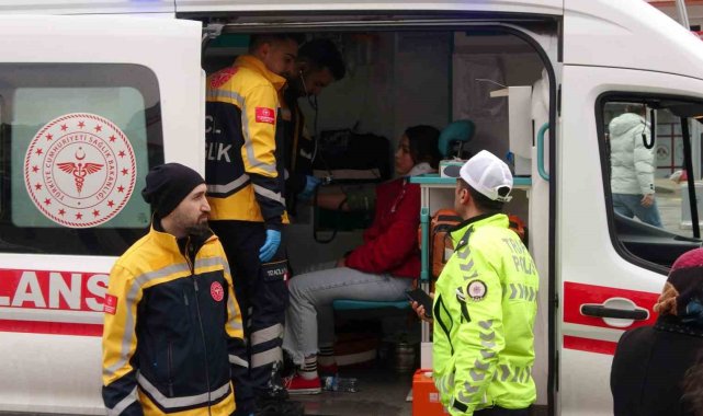 Yozgat'ta hafriyat kamyonu ile öğrenci servisi çarpıştı: 7 yaralı