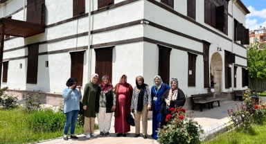 Depremzedeler, Karaman'da Tarihi Mekânları Gezdi