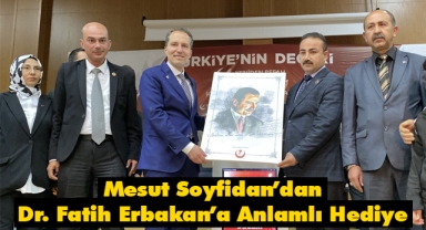 Mesut Soyfidan’dan Dr. Fatih Erbakan’a Anlamlı Hediye