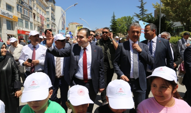 Çevre Haftası Etkinliğinde Çevre Yürüyüşü Yapıldı