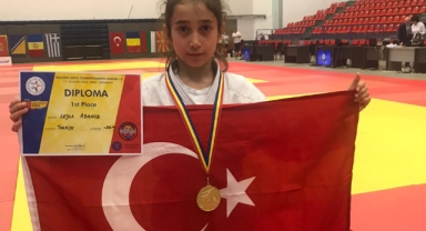 Leyla Abanoz, Balkan Şampiyonu Oldu