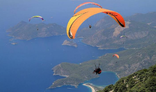 Tatilinizi Unutulmaz Yapacak Fethiye Yamaç Paraşütü!