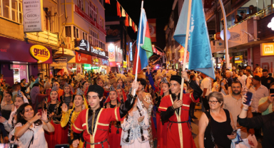 Türkçe Aşkı Vatan Aşkı Yürüyüşü Coşkuyla Yapıldı