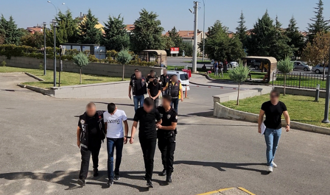 4 Şüpheliden 3'ü Tutuklandı