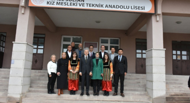 Mesleki Ortaokul İlk Misafirlerini Ağırladı: Vali Çiçekli’den Özel Kutlama