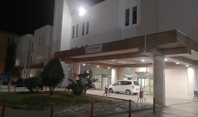 Otomobiller Kavşakta Çarpıştı, 3 Kişi Yaralandı