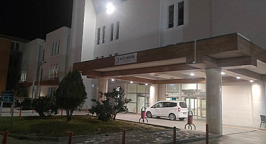 Otomobiller Kavşakta Çarpıştı, 3 Kişi Yaralandı