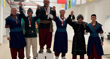 Miniklerden Büyüklere Kürsü Mücadelesi