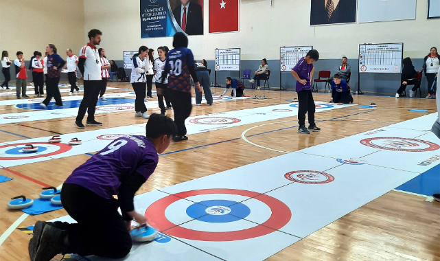 104 Sporcu Floor Curling İl Birinciliği İçin Mücadele Etti