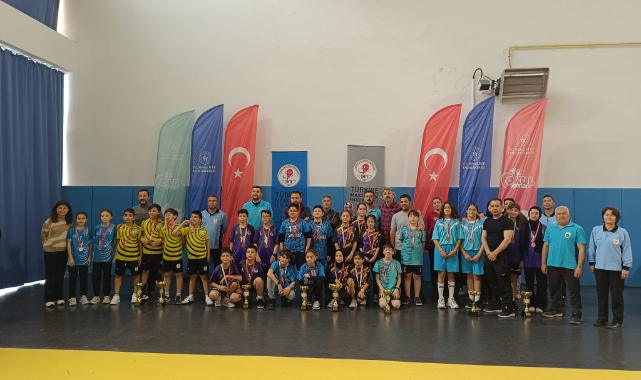 Okul Sporları Masa Tenisinde Karaman Şampiyonları Belli Oldu