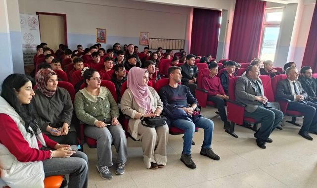 ÖĞRENCİLERE “GÜVENLİ İNTERNET” EĞİTİMİ