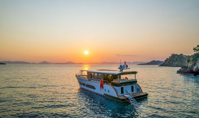 Kiralık Tekne Rehberi: Mavi Yolculuk Tatilinizi Adım Adım Planlayın